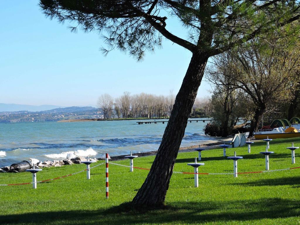 Appartamento Spiaggia Brema Sirmione Exterior foto